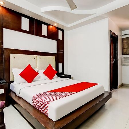 Oyo 7781 Hotel Sai International New Delhi Exteriör bild
